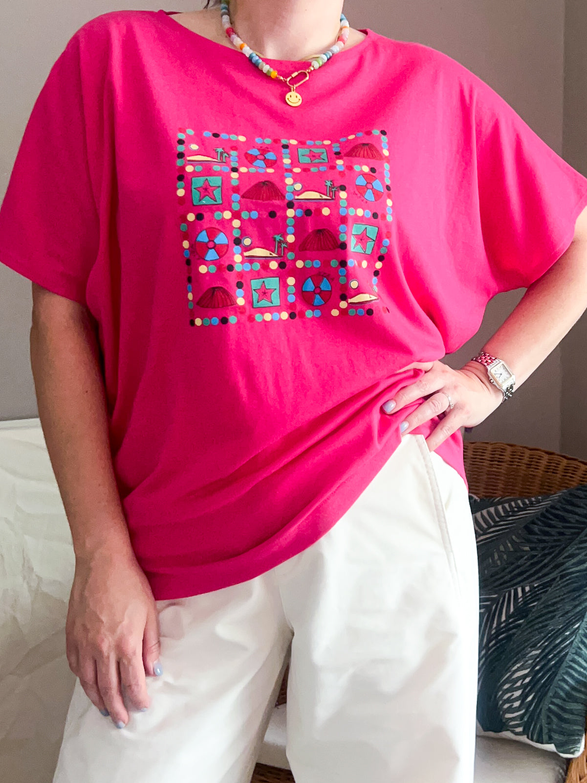 Vintage Bright Holiday Print Tee - approx up to size 20