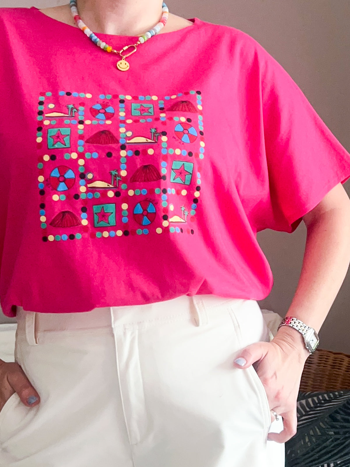 Vintage Bright Holiday Print Tee - approx up to size 20