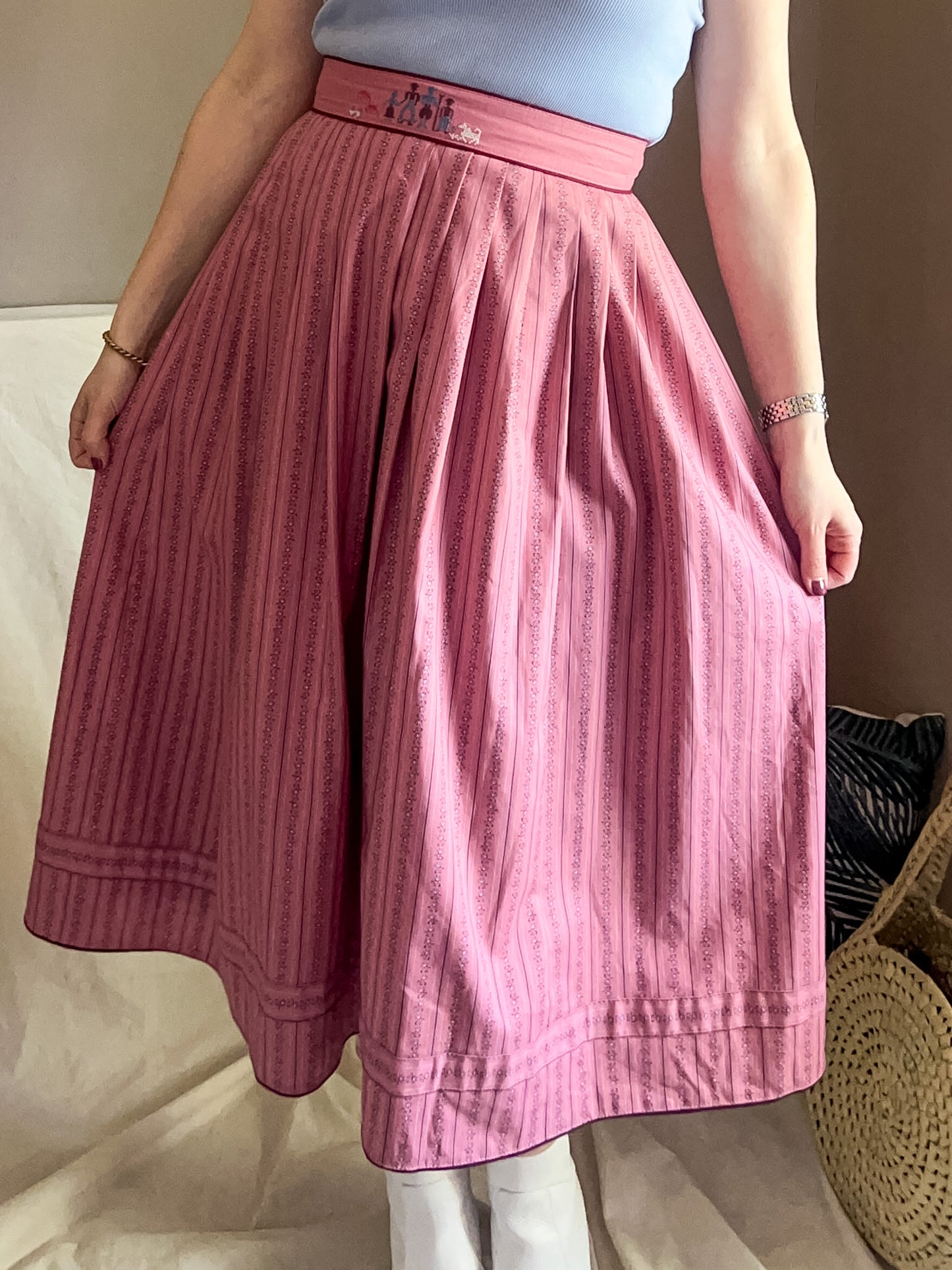 Vintage 70s Austrian Folk Style Skirt, approx size 10