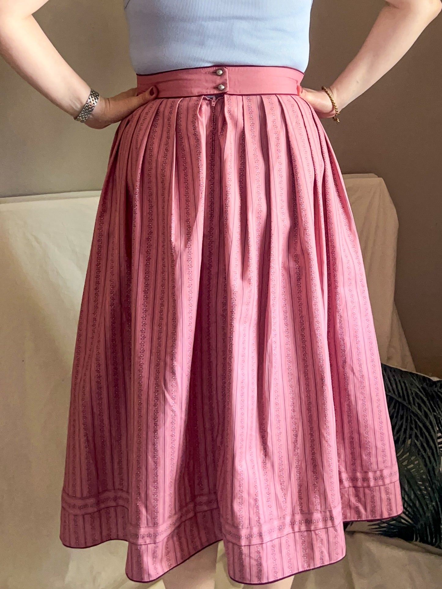 Vintage 70s Austrian Folk Style Skirt, approx size 10